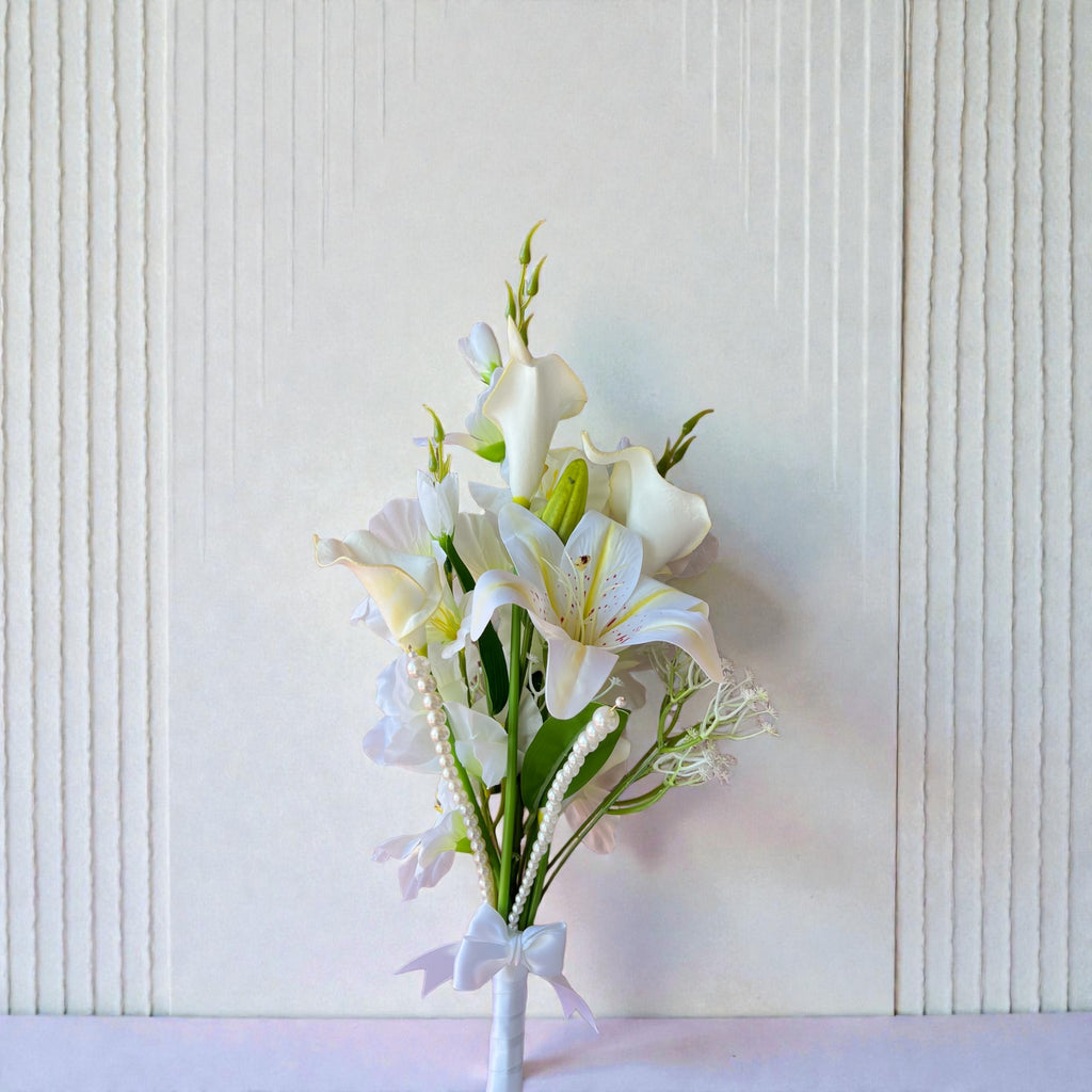 Pearl Kiss bridal bouquet white silk flowers wedding – True Moments Company
